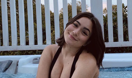 Naakte gelekte OnlyFans-foto van Sara B