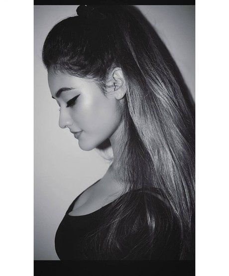 Naakte gelekte OnlyFans-foto van Nidhi Maheshwari