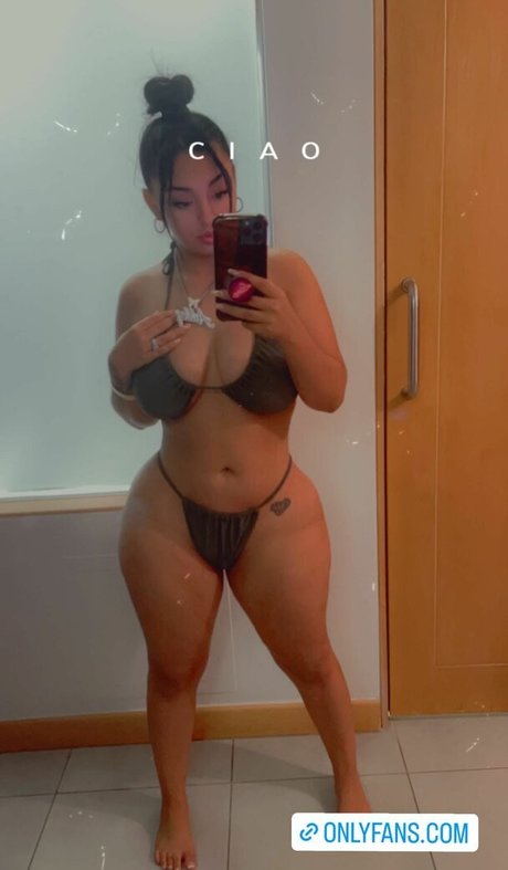 Naakte gelekte OnlyFans-foto van Itsashleymedina