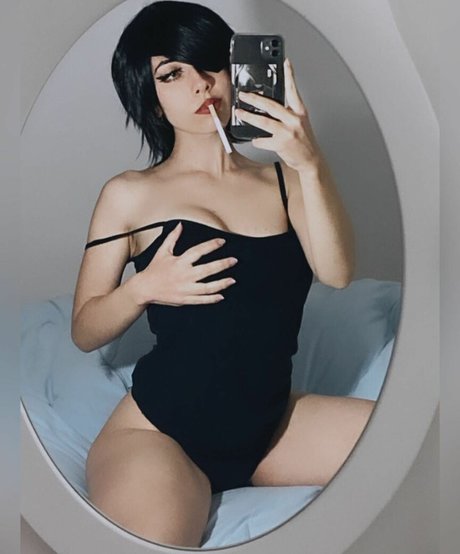Naakte gelekte OnlyFans-foto van Paoputess