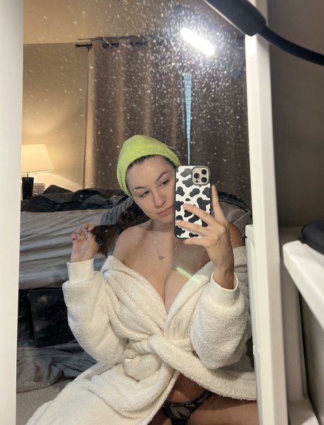 Naakte gelekte OnlyFans-foto van Beannnnco