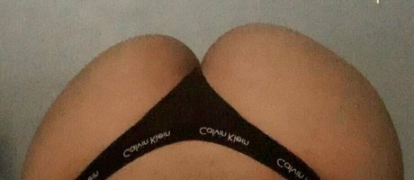 Naakte gelekte OnlyFans-foto van Naughtygalsclub