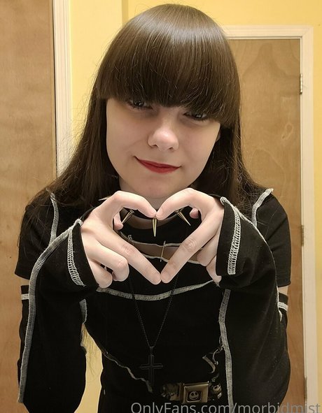 Naakte gelekte OnlyFans-foto van Morbidmist