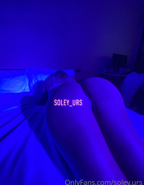 Naakte gelekte OnlyFans-foto van Soleyurs