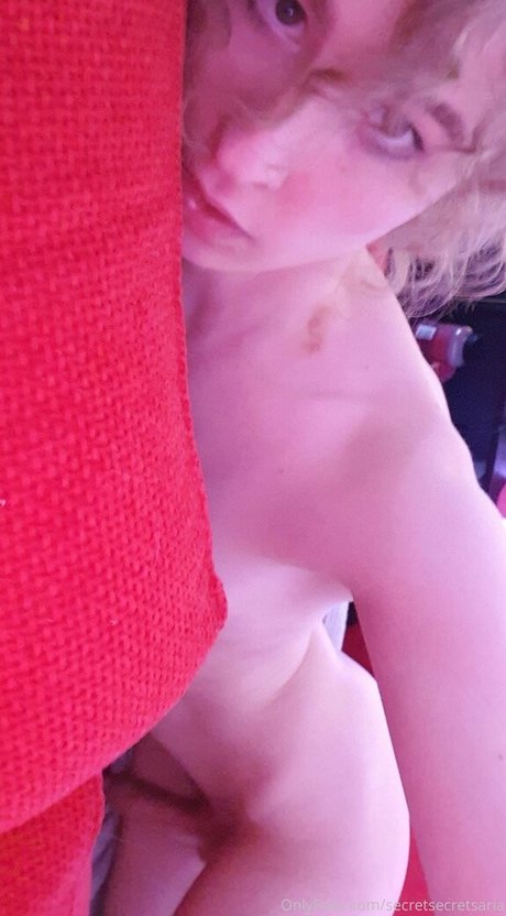 Naakte gelekte OnlyFans-foto van Secretsecretsaria