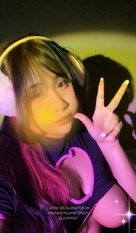 Naakte gelekte OnlyFans-foto van Liiyume156cm