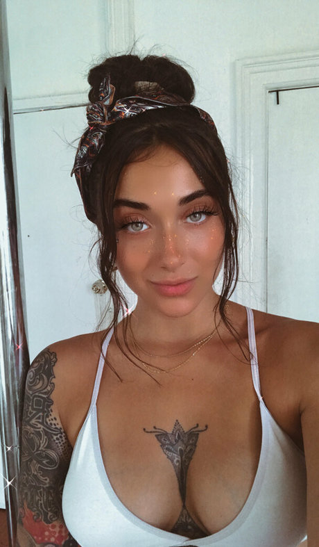 Naakte gelekte OnlyFans-foto van Jiagoddess