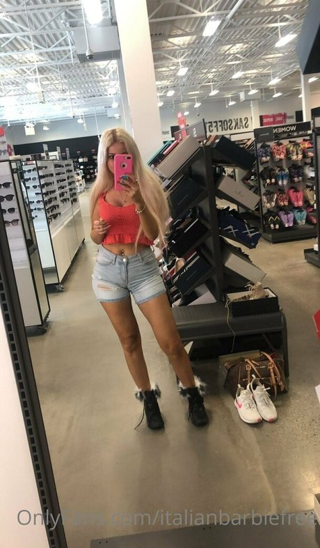 Naakte gelekte OnlyFans-foto van Sicilydollfree