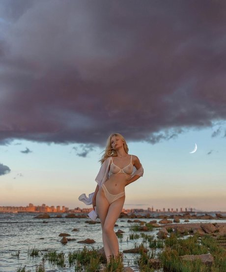 Naakte gelekte OnlyFans-foto van Aspiratova