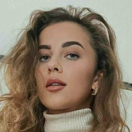 Naakte gelekte OnlyFans-foto van Fmaryankaaa