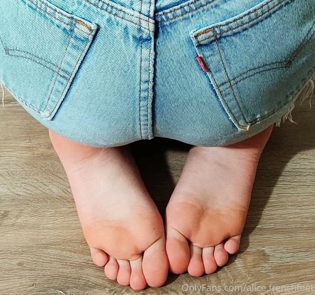 Alicefrenchfeet