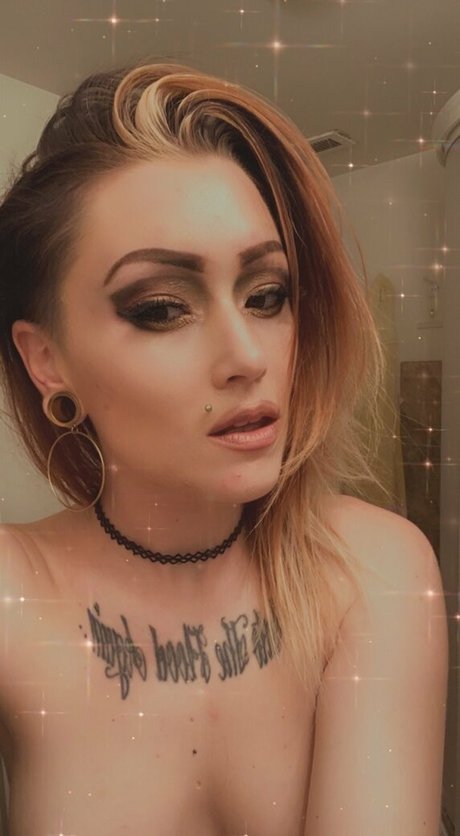 Naakte gelekte OnlyFans-foto van Lovesickfordick