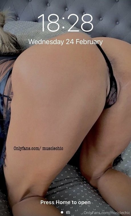 Naakte gelekte OnlyFans-foto van Musclechic
