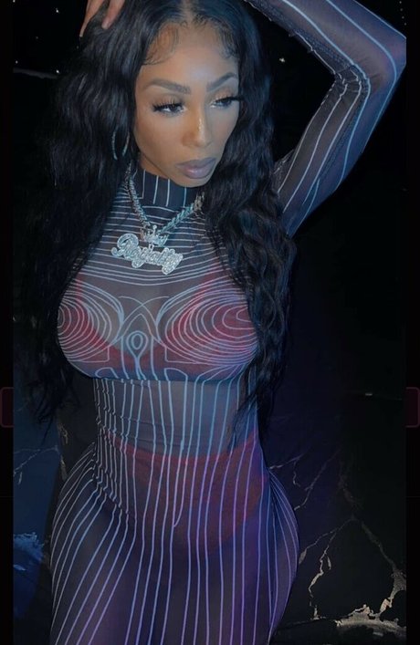 Naakte gelekte OnlyFans-foto van Royalty24kt