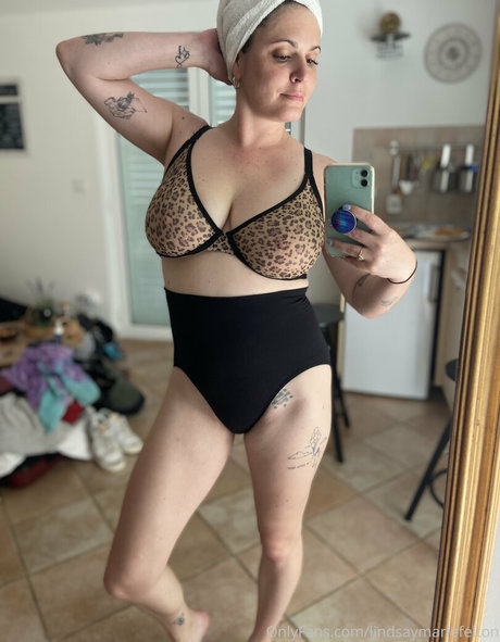 Naakte gelekte OnlyFans-foto van Lindsaymariefelton