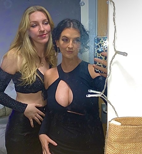 Naakte gelekte OnlyFans-foto van Alice S