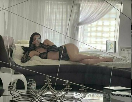 Naakte gelekte OnlyFans-foto van Boobyygirl