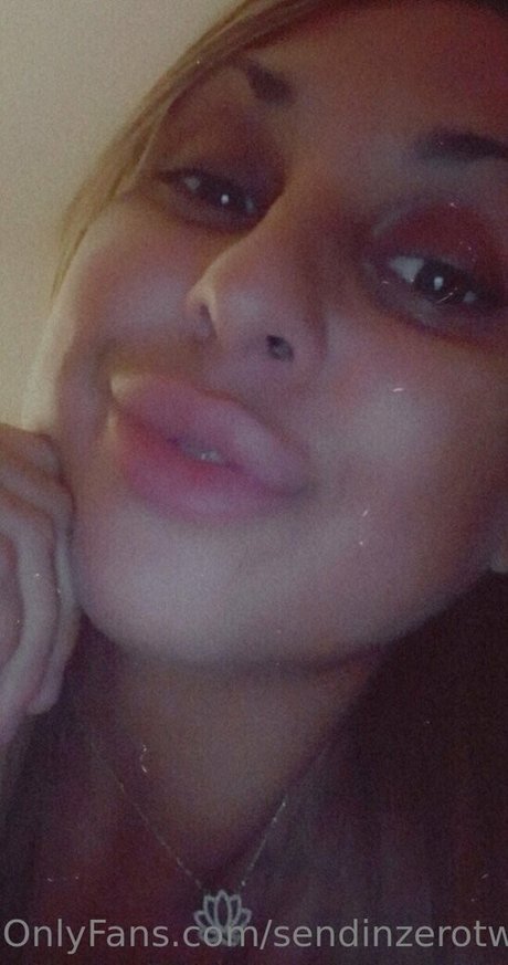 Naakte gelekte OnlyFans-foto van Sendinzerotwo