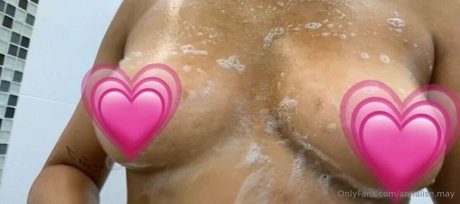Naakte gelekte OnlyFans-foto van Annalisemay