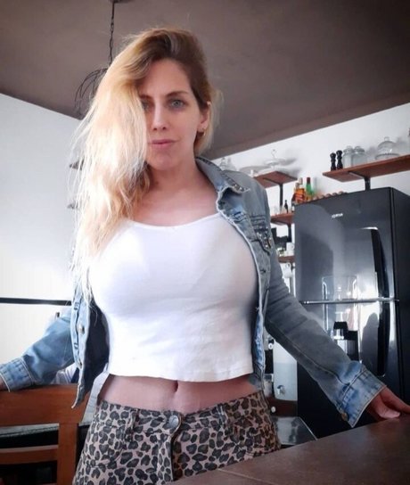 Naakte gelekte OnlyFans-foto van Maria Celeste