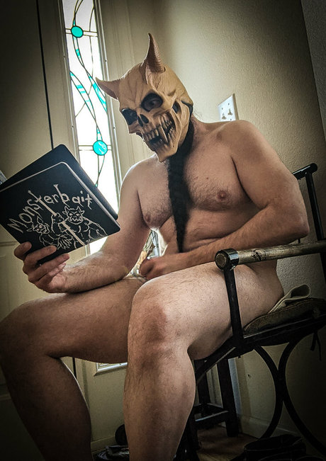 Naakte gelekte OnlyFans-foto van Monsterbait