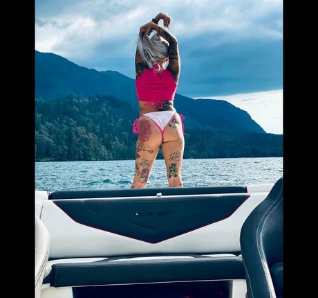 Naakte gelekte OnlyFans-foto van Nikki N9ne