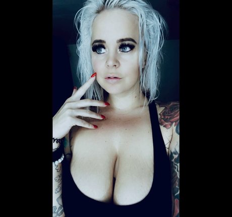 Naakte gelekte OnlyFans-foto van Nikki N9ne