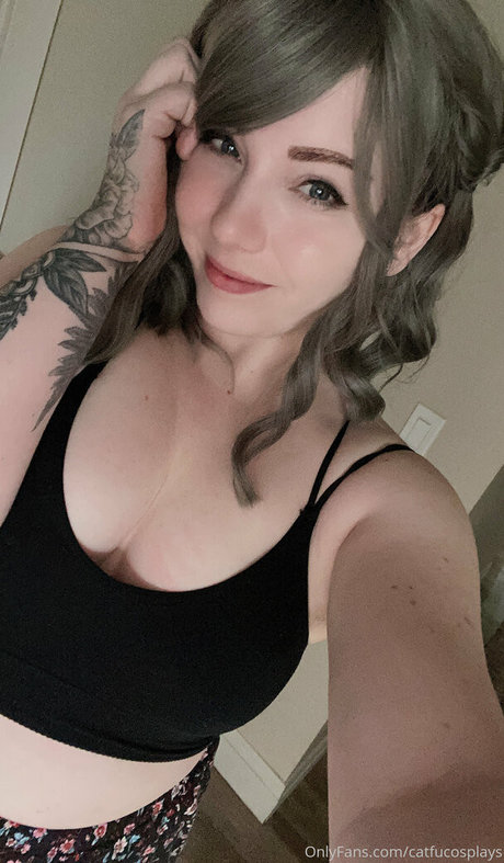 Naakte gelekte OnlyFans-foto van Catscosplays