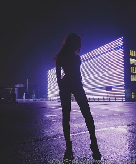 Naakte gelekte OnlyFans-foto van Rachaelmoon