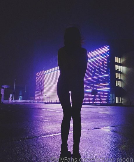 Naakte gelekte OnlyFans-foto van Rachaelmoon