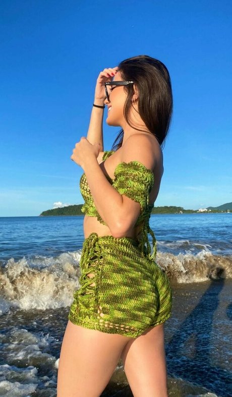 Naakte gelekte OnlyFans-foto van Jana Make