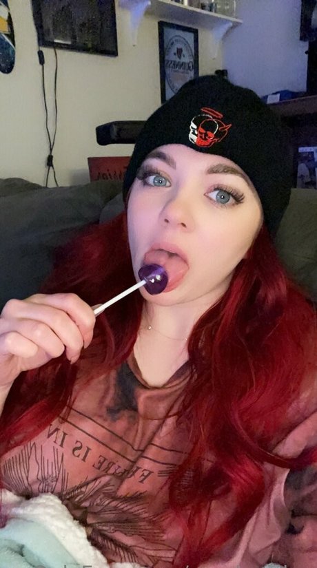 Naakte gelekte OnlyFans-foto van Candyredxx