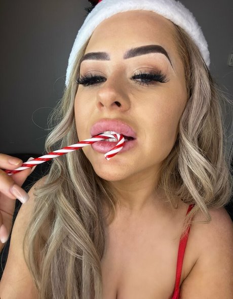 Naakte gelekte OnlyFans-foto van Rosiemaeofficialx