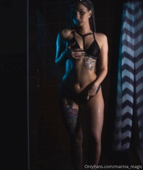 Naakte gelekte OnlyFans-foto van Marinamagic