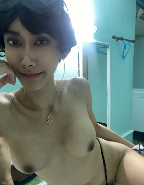 Naakte gelekte OnlyFans-foto van Athenagodd
