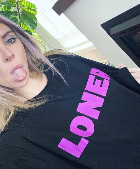 Naakte gelekte OnlyFans-foto van Alison Wonderland