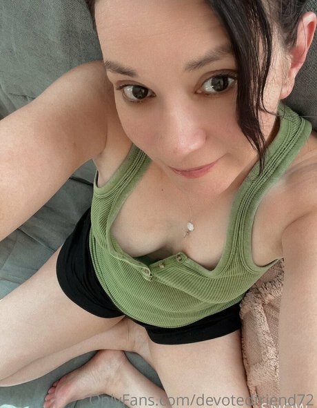 Naakte gelekte OnlyFans-foto van Devotedfriend72