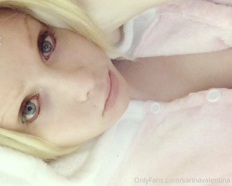 Naakte gelekte OnlyFans-foto van Sarinavalentina