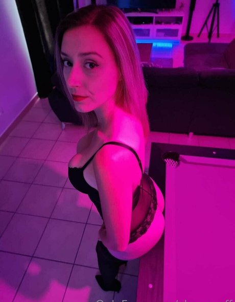 Naakte gelekte OnlyFans-foto van Choupoff