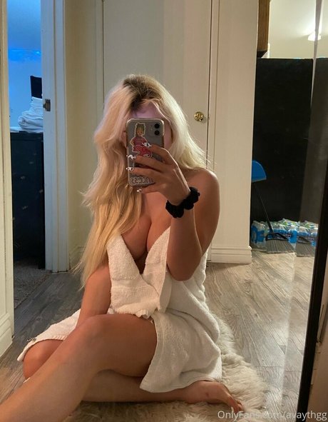 Naakte gelekte OnlyFans-foto van Haniimae