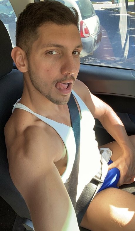 Naakte gelekte OnlyFans-foto van Emilianoterra