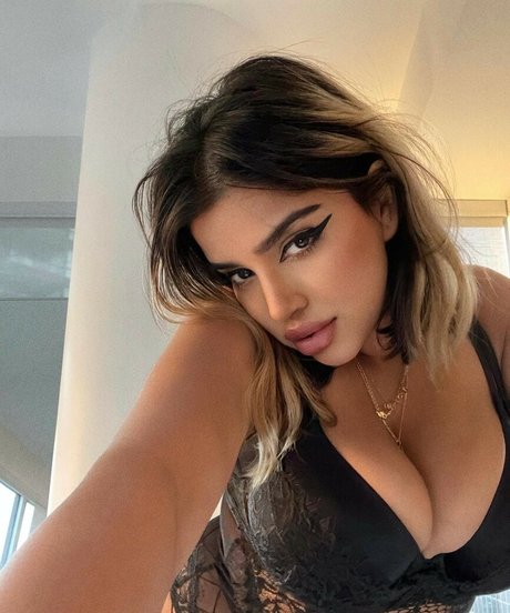 Naakte gelekte OnlyFans-foto van Kiran