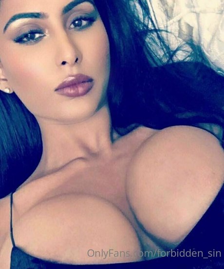Naakte gelekte OnlyFans-foto van Forbiddensin