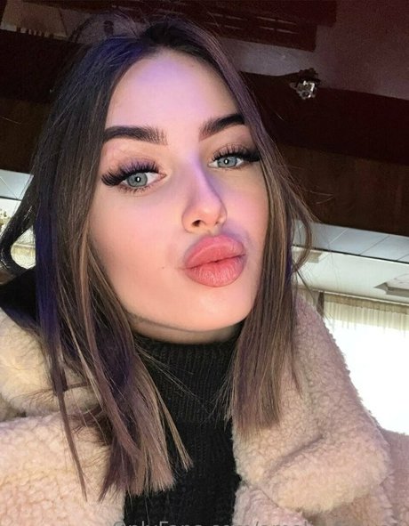 Naakte gelekte OnlyFans-foto van Ameliaforyou