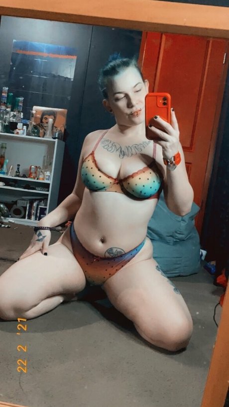 Naakte gelekte OnlyFans-foto van Ashkitty