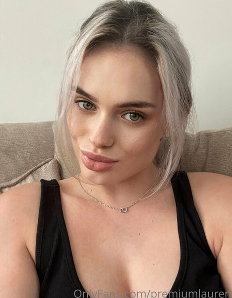 Naakte gelekte OnlyFans-foto van Premiumlauren