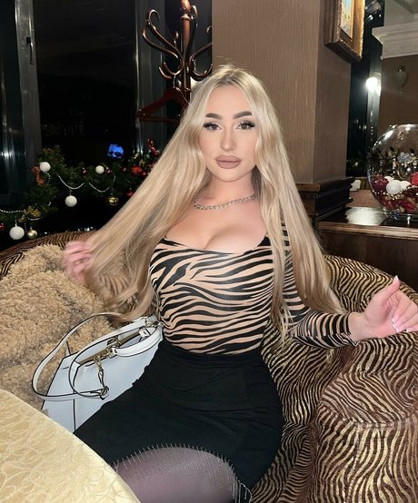 Naakte gelekte OnlyFans-foto van Blondielana