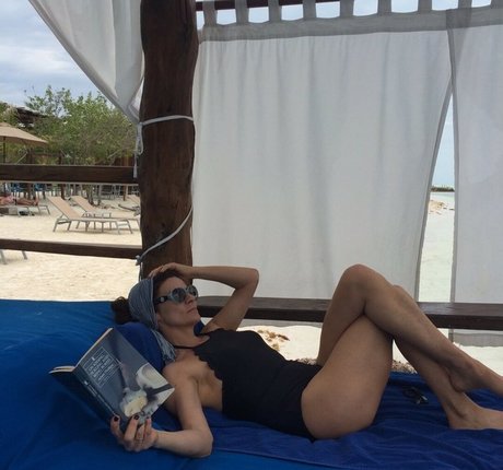 Naakte gelekte OnlyFans-foto van Michelle Gomez