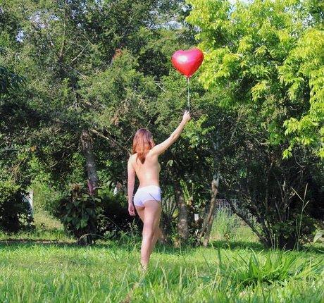 Naakte gelekte OnlyFans-foto van Daianablue
