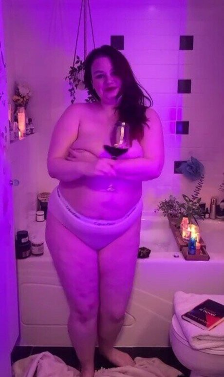 Naakte gelekte OnlyFans-foto van Ruby Roxx
